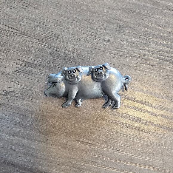 Vintage Pewter Pig Brooch with inset matching Piglet Earrings - Picture 6 of 6